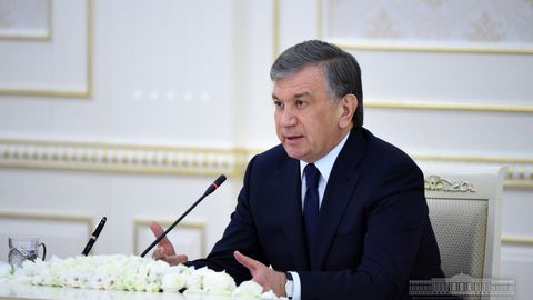 Шавкат Мирзиёев: Ўзини ҳурмат қилган ҳоким «Эртага одамларни нима билан боқамиз?» деб ўйлаши керак (видео)