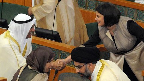 Saudiya Arabistonida erkaklar va ayollarning oylik maoshi tenglashtiriladi