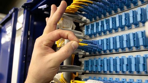 O‘zbekistonda operator va provayderlar aloqa va internetning yomon sifati uchun jarima to‘laydigan bo‘ldi