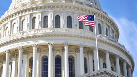 AQSh Kongressi Tramp saylov kampaniyasi va Rossiya o‘rtasida bog‘liqlikni topmadi