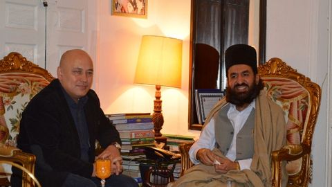 O‘zbekistonning Pokistondagi elchisi “Naqshbandiya” ordeni yetakchisi Pir Naqib ur-Rahmon bilan uchrashdi