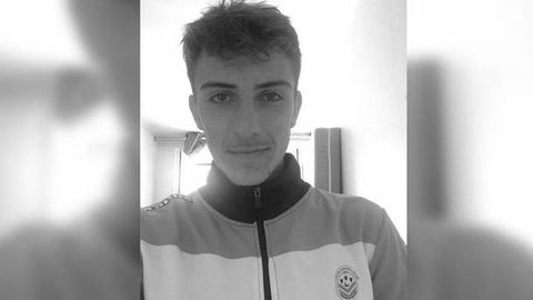Fransiya chempionati o‘yinlari 1 daqiqalik sukut bilan boshlanadi. Yana bir futbolchi uyquga ketib, qaytib uyg‘onmadi