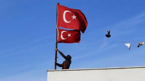 Turkiyaning Daniyadagi elchixonasiga noma’lum shaxslar hujum qildi