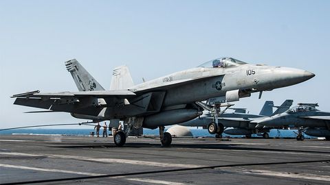 Florida qirg‘oqlari yaqiniga qulagan qiruvchi samolyotning ikkala uchuvchisi ham halok bo‘ldi