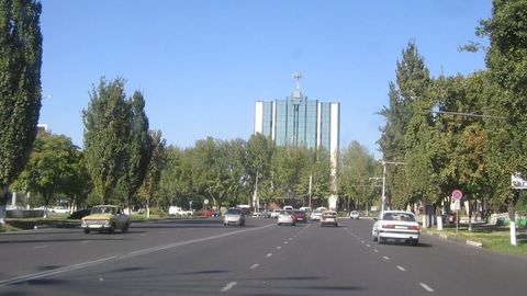 Toshkentda sakkiz qavatli bino 15 mlrd so‘mlik boshlang‘ich narx bilan kimoshdi savdosiga qo‘yildi