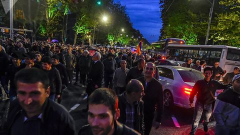 Арманистонда собиқ президент номзодини бош вазир лавозимига илгари сурилишига қарши намойишлар бошланди