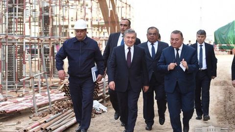 Видео: Шавкат Мирзиёевнинг «Навоийазот»га амалга оширган ташрифи