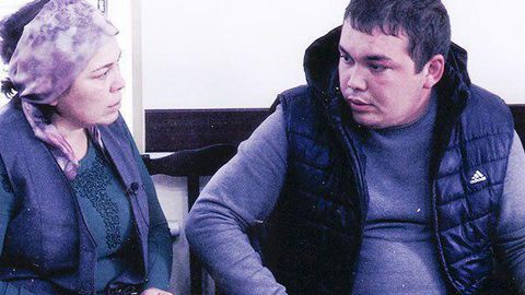 Toshkentlik ayol Sergeli IIBda kaltaklangani da’vo qilingan o‘g‘li bilan uchrashdi