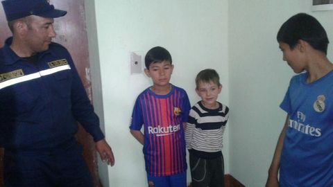 Бухорода лифтда қолган болалар қутқарилди