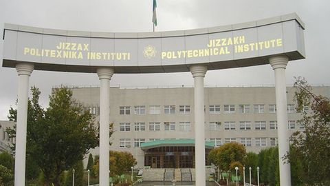 Jizzaxda politexnika institutiga “kiritib qo‘yish” uchun 25 mln so‘m olgan firibgar ushlandi