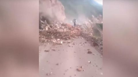 Ko‘chkini videoga olayotgan perulik ayolni tosh bosib qoldi