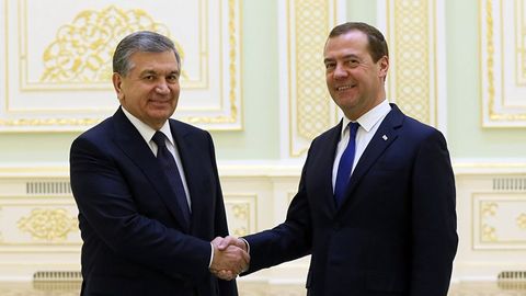 Россия бош вазири Дмитрий Медведев Қандим газни қайта ишлаш мажмуаси очилиши муносабати билан табрик йўллади