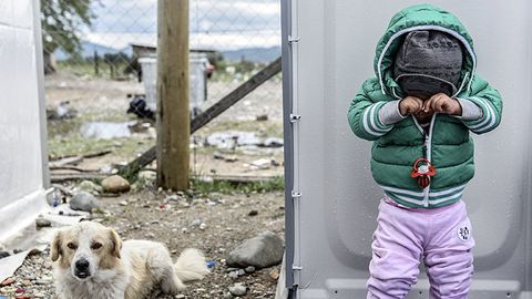 Qozog‘istonda yosh bolani kaltaklagan o‘zbekistonlik enaga 3 yilga qamaldi