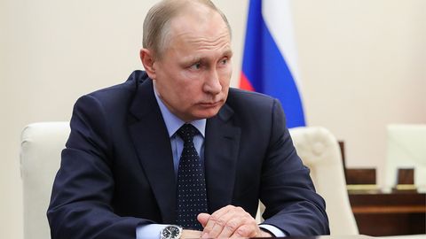 Путин Кемерово губернатори Аман Тулеевнинг истеъфосини қабул қилди