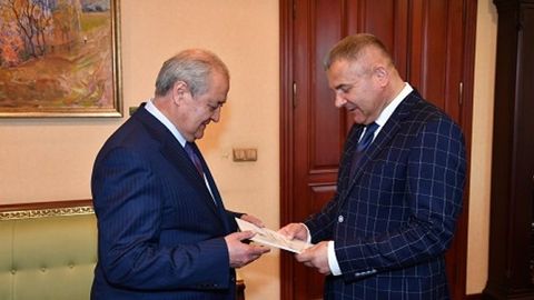 Беларуснинг Ўзбекистондаги янги элчиси фаолиятига киришди