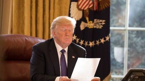 Маслаҳатчилар Трампни Сурияга ёппасига зарба беришга кўндирди