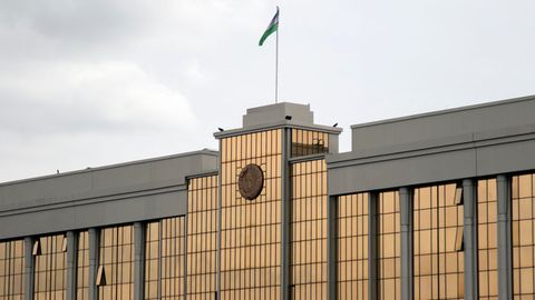 Президент ташаббуси билан бош вазир ўтказган 17 апрелдаги тарихий видеоселектор. Стенограмма