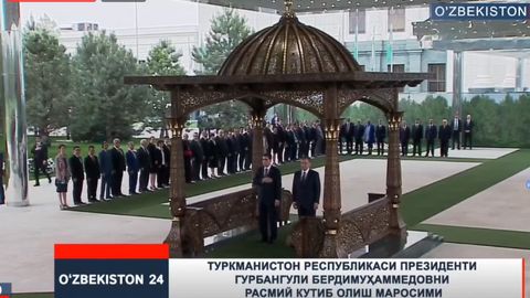 Кўксаройда Туркманистон президентини расмий кутиб олиш маросими бўлиб ўтмоқда