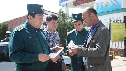 Тошкент ИИББ фуқароларни фирибгарлардан эҳтиёт бўлишга чақирувчи буклет тайёрлади