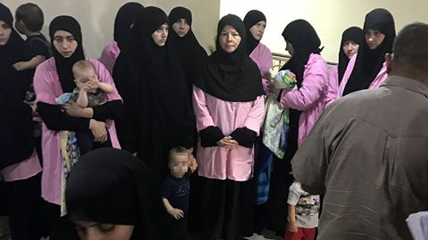 Iroqda 19 nafar rossiyalik ayol IShIDda ishtiroki uchun umrbod qamoq jazosiga hukm qilindi
