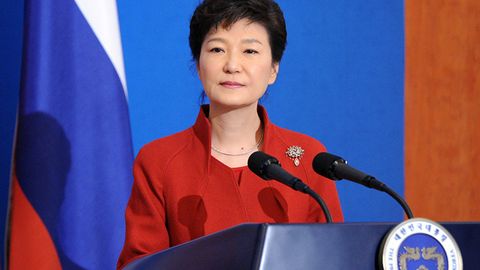 Janubiy Koreyaning sobiq prezidenti 24 yillik qamoq jazosiga hukm qilindi