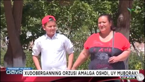 “Bizga uy kredit asosida emas, balki Prezident tomonidan shundoq sovg‘a qilindi”. Shavkat Mirziyoyevga xat yozib, besh xonalik kvartirali bo‘lgan o‘quvchi TVga intervyu berdi (video)