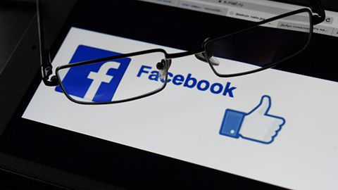Facebook Испанияда «сохта хабарлар» билан кураш бўйича офисини очади