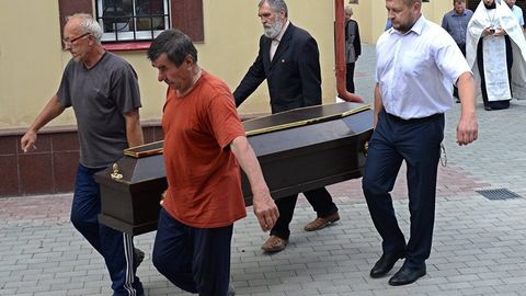 Грознийдаги черковга ҳужум чоғида ҳалок бўлган ўзбекистонлик зиёратчи ибодатхона ҳудудига дафн этилди