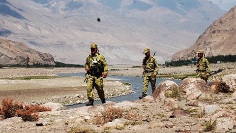 Тожикистон чегарачилари адашиб, Қирғизистон ҳудудига ўтиб кетди