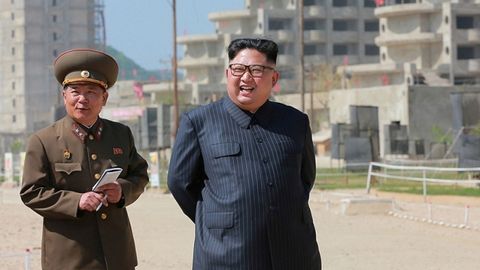 АҚШ разведкаси Ким Чен Иннинг Пхеньянда фастфуд ресторанини очиш режасидан хабар топди