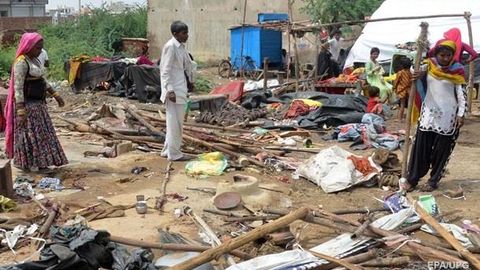 Ҳиндистонда қум бўрони қурбонлари сони 140 дан ошди