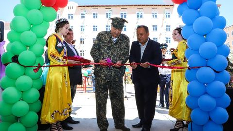 Toshkentning Yashnobod tumanida harbiylarga 250 ta yangi xonadon kalitlari topshirildi