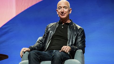 Jeff Bezos Oyga qo‘nishga xizmat qiladigan apparat yaratish borasidagi rejalari haqida so‘zlab berdi
