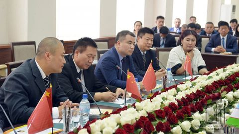 Самарқандда Хитойнинг Шэньси провинцияси вакиллари билан учрашув ўтказилди