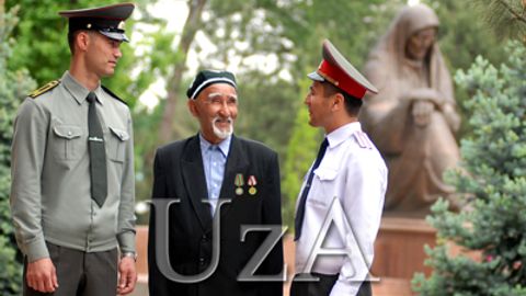 Давлат хавфсизлик хизмати вакиллари фахрийларни йўқлаб, совғалар топширди (видео)