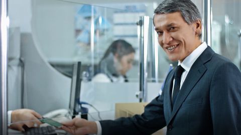 Xorijga boradiganlar uchun “O‘zsanoatqurilishbank”dan ajoyib imkoniyat! Bunaqasi hali bo‘lmagan! (video)