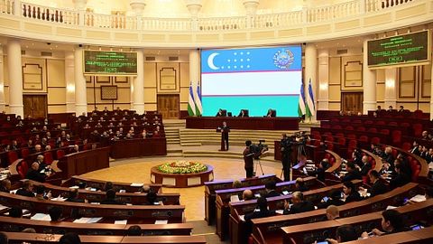 O‘zbekiston parlamentida ilk bor “Hukumat soati” o‘tkazildi