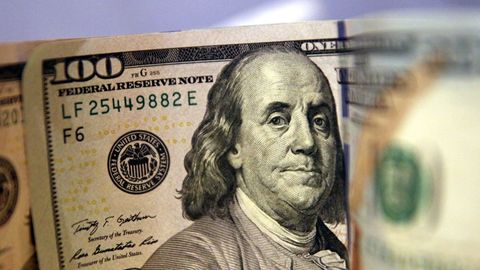 Birjada dollar kursi 8000 so‘mga tushib ketdi