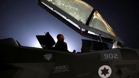 Isroil harbiy-havo kuchlari Suriyadagi o‘nlab harbiy obyektlarga zarba berdi