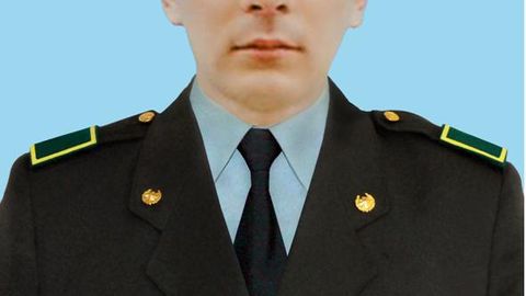 Baxmallik qahramon. Xizmat vazifasini ado etayotganida halok bo‘lgan askar Qutlug‘jon Rahmonov xotirasi yodga olindi