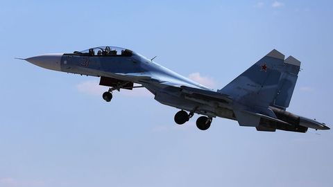 Suriyada qulagan Su-30SM qiruvchi samolyotning dvigatel kuchi keskin pasayib ketgan