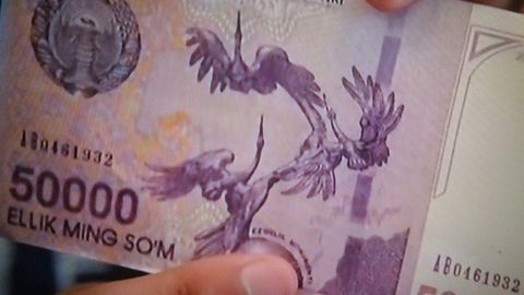 Паркентда МИБ ходимларига қалбаки 50 минг сўмлик тутқазилди