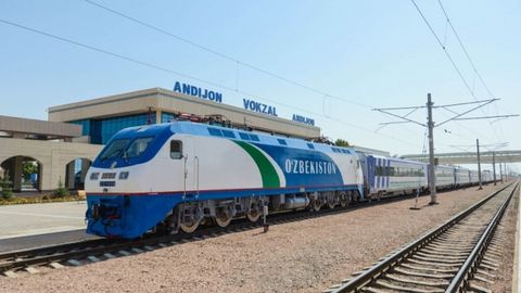 Фарғонада 57 яшар эркак тош отиб, «Андижон—Тошкент» поезди ойнасини синдирди