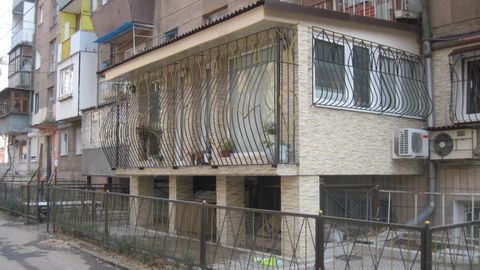 Кўп қаватли уйлардаги ноқонуний қурилмаларга нисбатан мулк ҳуқуқи эътироф этиладими?