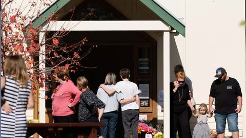 Австралияда 61 ёшли эркак хотини, қизи ва тўрт набирасини отиб ташлади