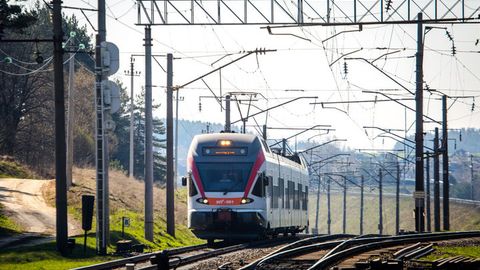 Yaponiyalik temiryo‘lchilar poyezd 25 soniya erta jo‘nab ketganligi uchun kechirim so‘radi