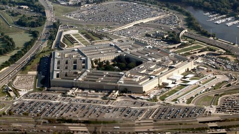 Pentagon xitoylik harbiylar lazerlar bilan AQSh HHK uchuvchilarining ko‘zini qamashtirishga uringanligini ma’lum qildi