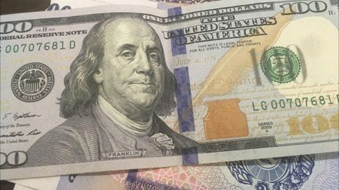 O‘zbekistonda dollar kursi salkam 9 so‘mga pasaydi