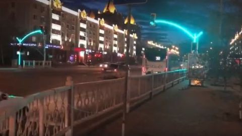 Ostona shahrida ustuni ham yonib turadigan svetoforlar ishga tushirildi (foto)