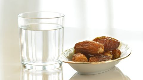 Кимларга рўза тутмасликка рухсат берилган?